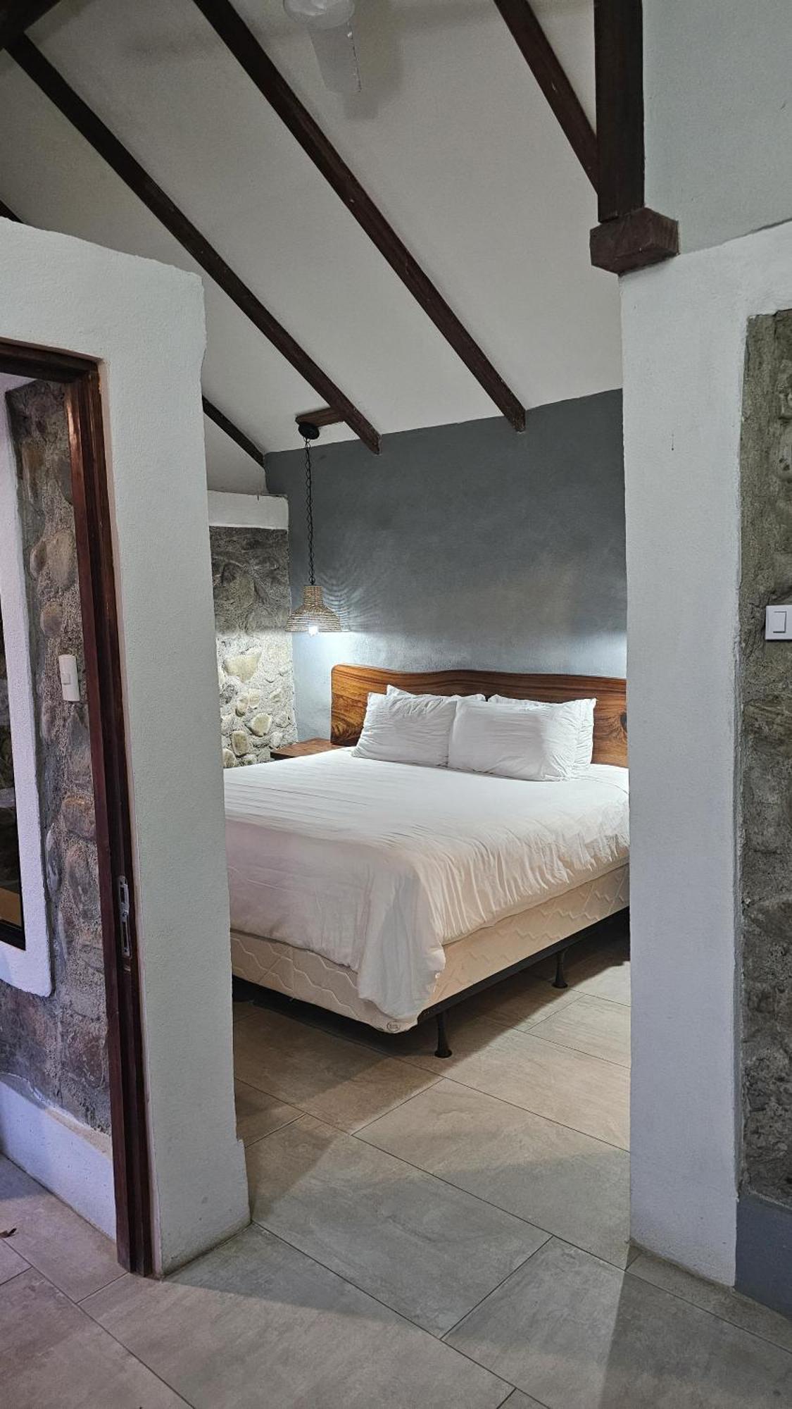 Karahe Beach Hotel Manuel Antonio Eksteriør billede