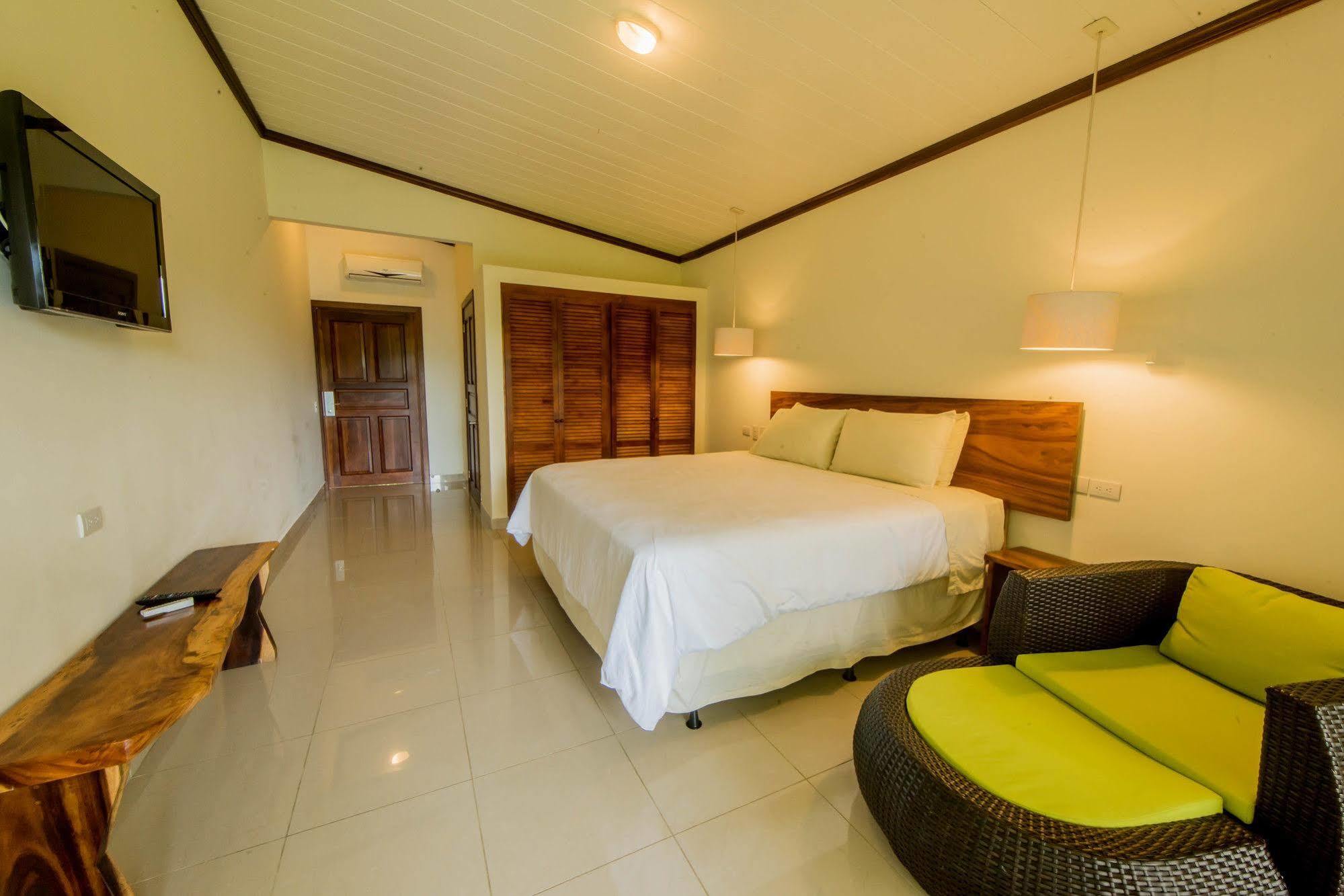 Karahe Beach Hotel Manuel Antonio Eksteriør billede