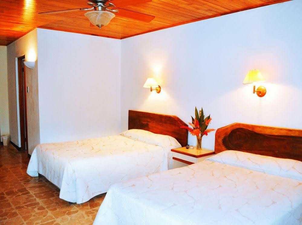 Karahe Beach Hotel Manuel Antonio Eksteriør billede